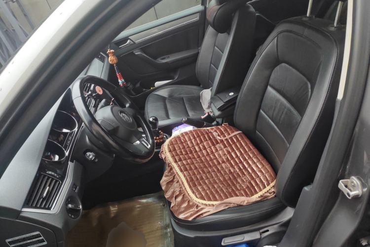 Used Volkswagen Bora 2014 1.6L Manual Comfort Model Left Front Seat