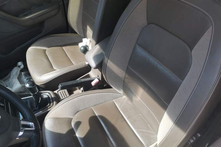 Used Volkswagen Bora 2014 1.6L Manual Comfort Model Left Front Seat