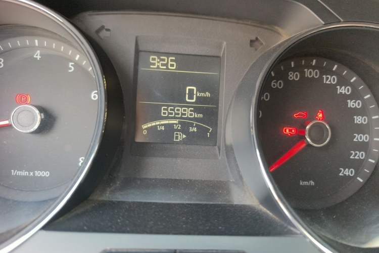 Used Volkswagen Bora 2014 1.6L Manual Fashion Edition Odometer Close Up