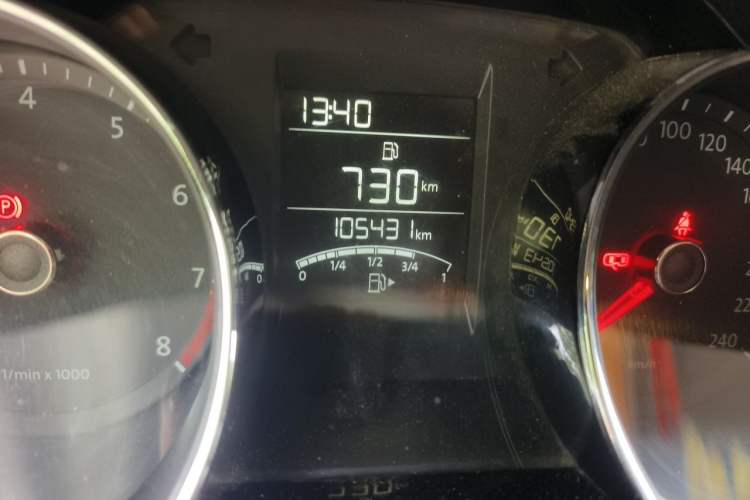Used Volkswagen Bora 2014 1.6L Manual Comfort Model Odometer Close Up