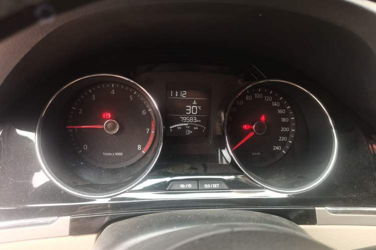 Used Volkswagen Bora 2014 1.6L Manual Comfort Model Odometer Close Up