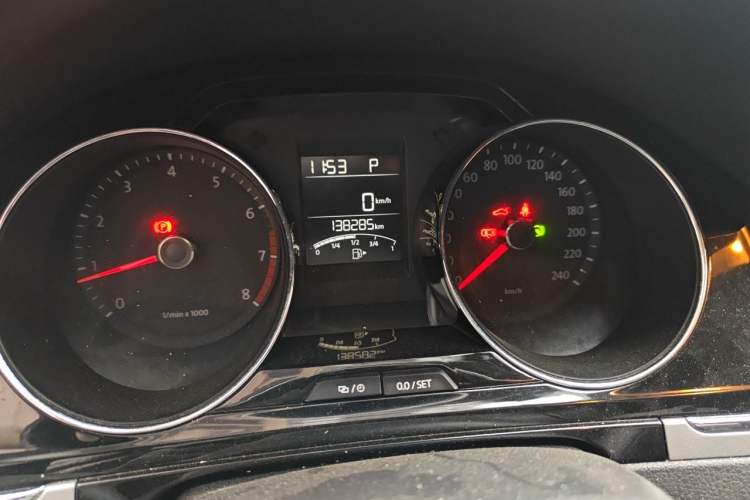 Used Volkswagen Bora 2014 1.6L Automatic Comfort Model Odometer Close Up