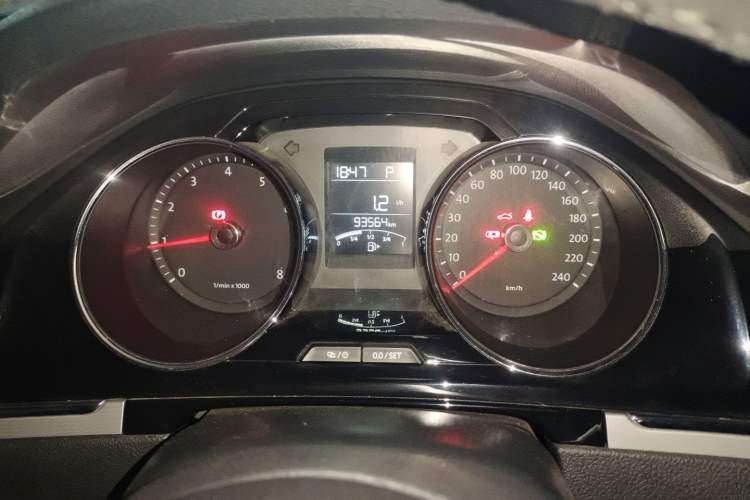 Used Volkswagen Bora 2014 1.6L Automatic Comfort Model Odometer Close Up