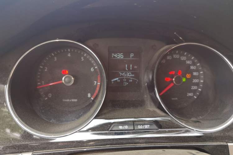 Used Volkswagen Bora 2014 1.6L Automatic Comfort Model Odometer Close Up