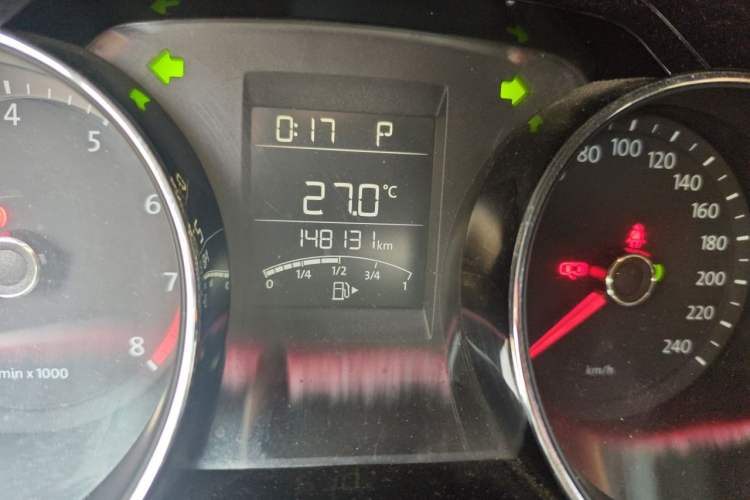 Used Volkswagen Bora 2014 1.4TSI Automatic Sportline Odometer Close Up