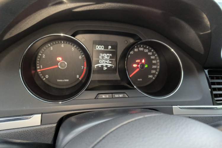Used Volkswagen Bora 2014 1.6L Automatic Fashion Model Odometer Close Up