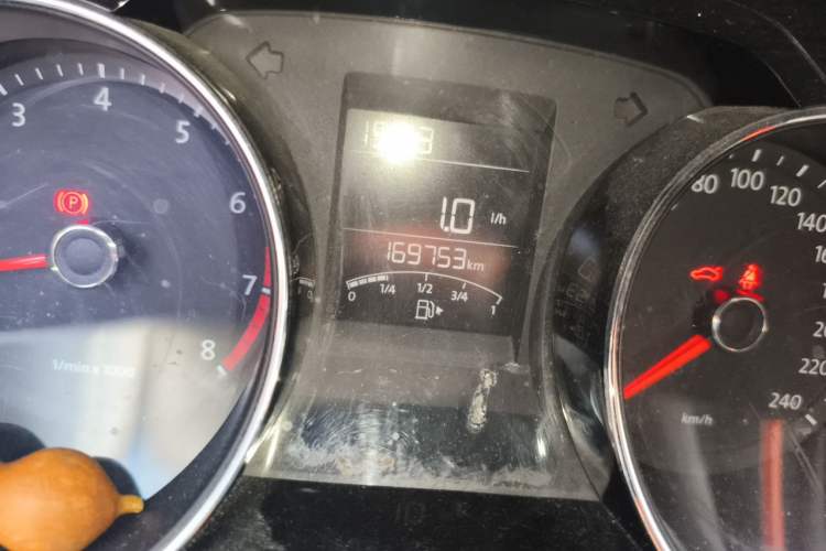 Used Volkswagen Bora 2014 1.6L Manual Comfort Model Odometer Close Up