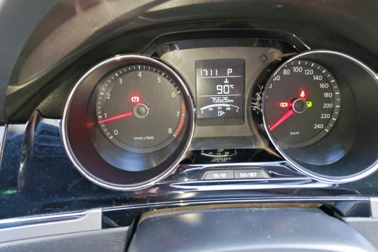 Used Volkswagen Bora 2014 1.6L Automatic Comfort Model Odometer Close Up