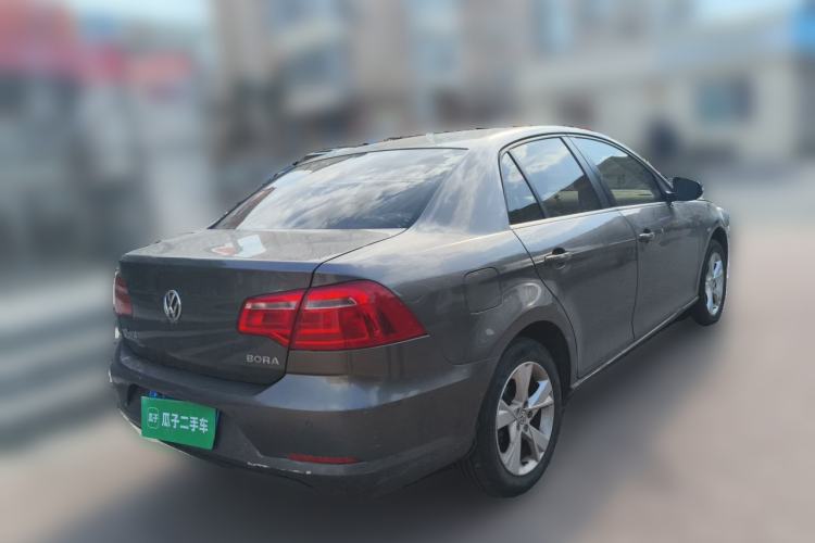 Used Volkswagen Bora 2014 1.6L Manual Comfort Model Rear Right 45 Deg
