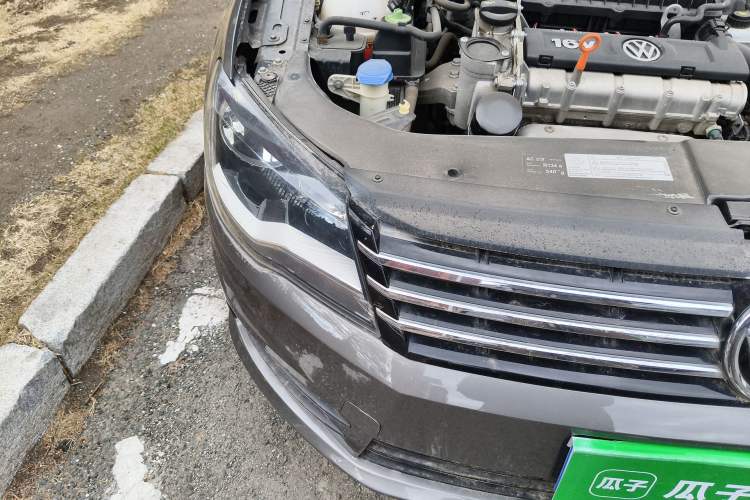 Used Volkswagen Bora 2014 1.6L Automatic Fashion Model Right Front Headlight