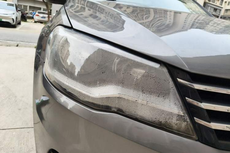 Used Volkswagen Bora 2014 1.6L Automatic Comfort Model Right Front Headlight