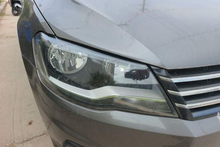 Used Volkswagen Bora 2014 1.6L Manual Fashion Edition Right Front Headlight