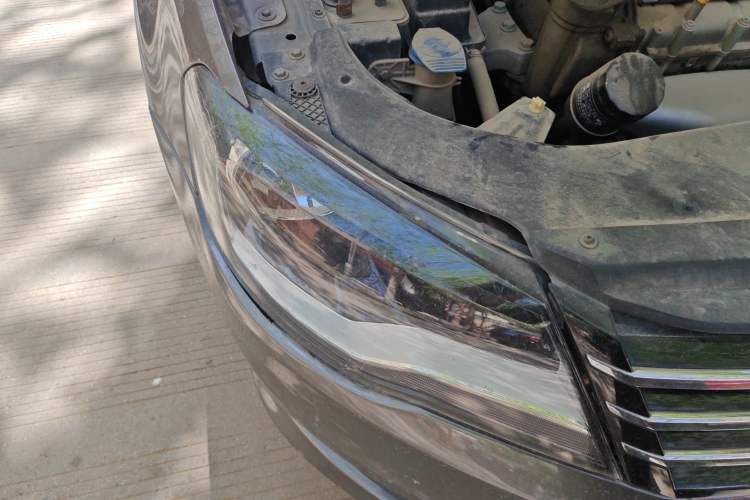 Used Volkswagen Bora 2014 1.6L Manual Fashion Edition Right Front Headlight