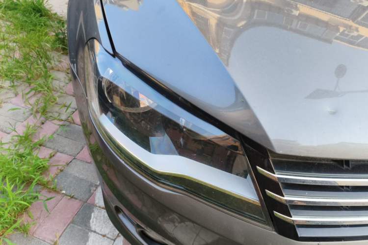 Used Volkswagen Bora 2014 1.6L Manual Comfort Model Right Front Headlight