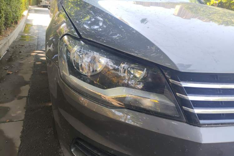 Used Volkswagen Bora 2014 1.6L Manual Fashion Edition Right Front Headlight