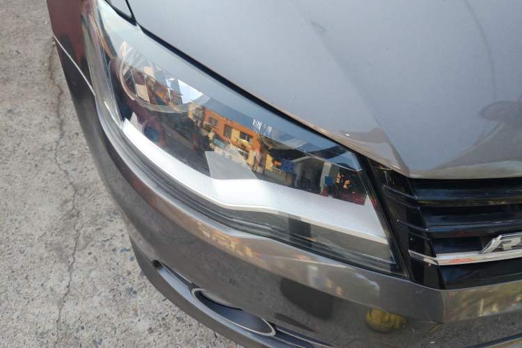 Used Volkswagen Bora 2014 1.6L Automatic Comfort Model Right Front Headlight