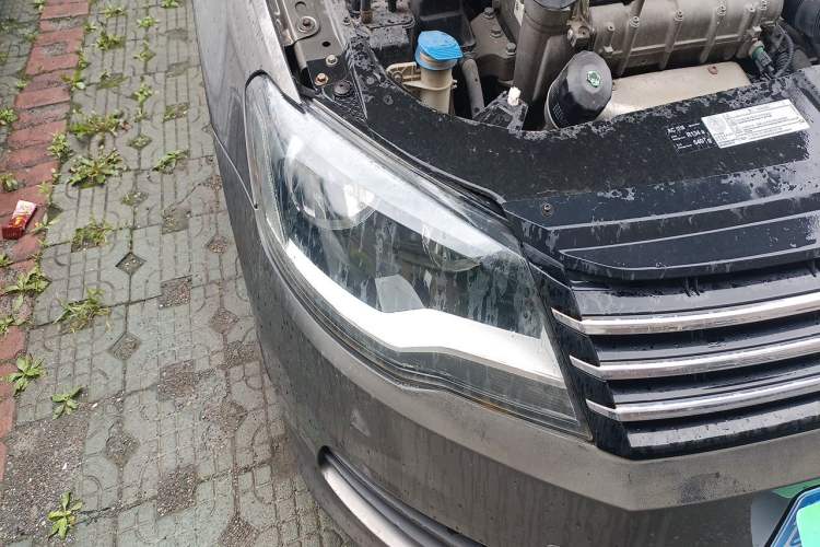 Used Volkswagen Bora 2014 1.6L Manual Fashion Edition Right Front Headlight