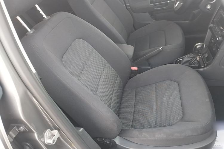 Used Volkswagen Bora 2014 1.6L Automatic Fashion Model Right Front Seat