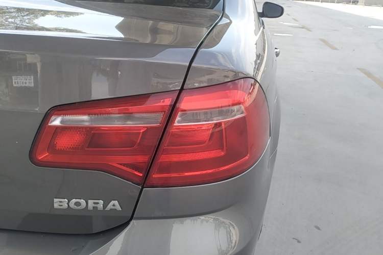Used Volkswagen Bora 2014 1.6L Automatic Fashion Model Right Rear Taillight