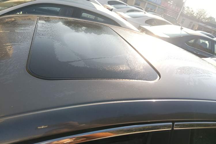 Used Volkswagen Bora 2014 1.6L Automatic Comfort Model Roof