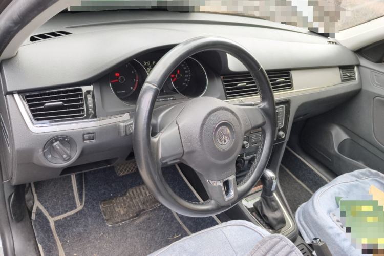 Used Volkswagen Bora 2014 1.6L Automatic Fashion Model Steering Wheel