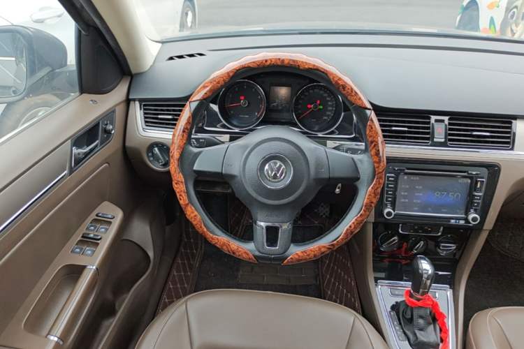 Used Volkswagen Bora 2014 1.6L Automatic Comfort Model Steering Wheel