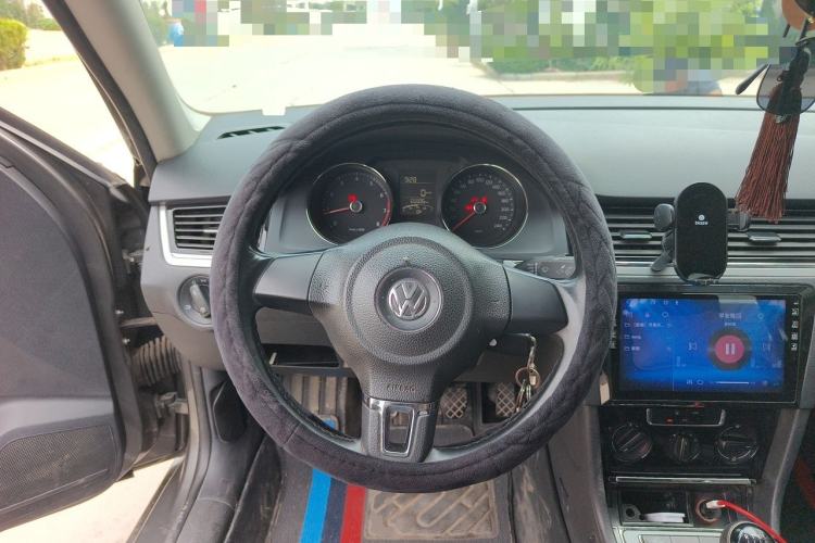 Used Volkswagen Bora 2014 1.6L Manual Fashion Edition Steering Wheel