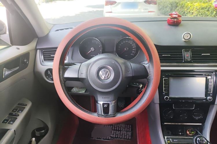 Used Volkswagen Bora 2014 1.6L Manual Fashion Edition Steering Wheel