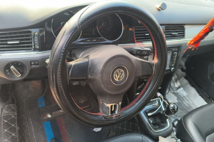 Used Volkswagen Bora 2014 1.6L Manual Comfort Model Steering Wheel