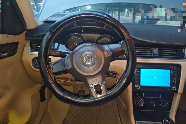 Used Volkswagen Bora 2014 1.6L Manual Comfort Model Steering Wheel