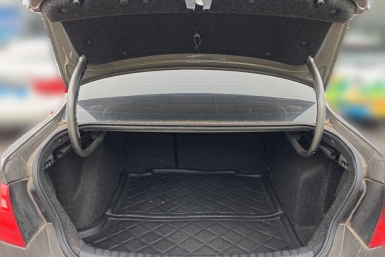 Used Volkswagen Bora 2014 1.6L Automatic Comfort Model Trunk