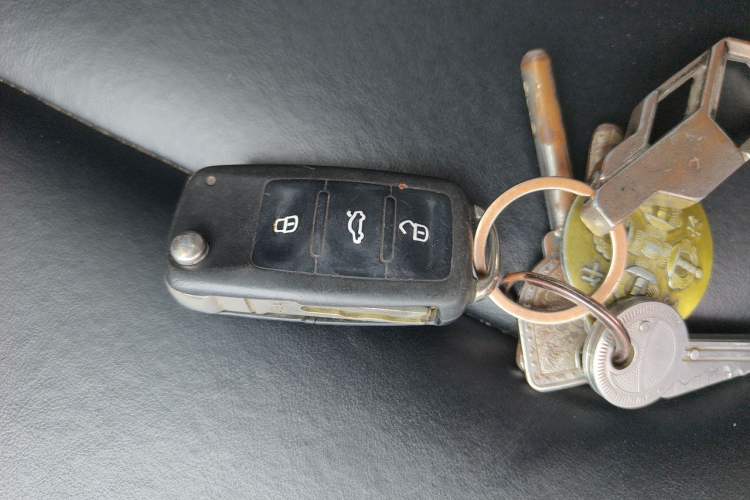 Used Volkswagen Bora 2014 1.6L Manual Fashion Edition Vehicle Key