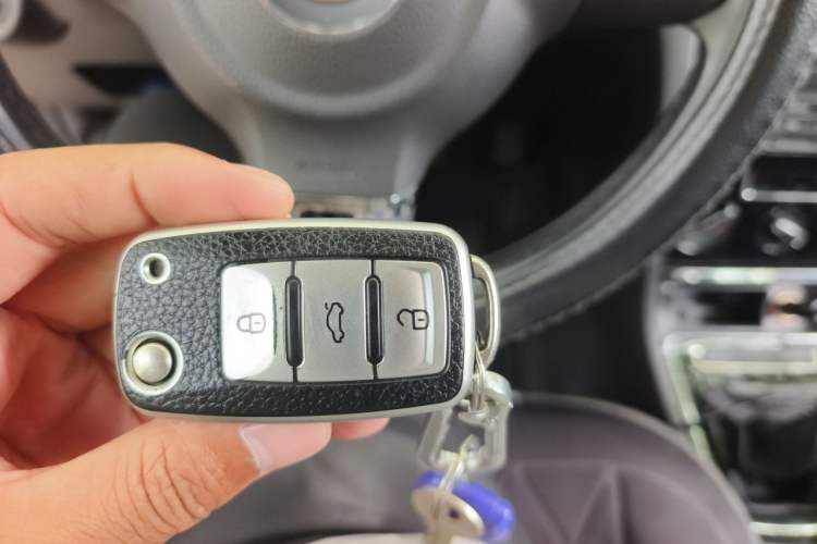Used Volkswagen Bora 2014 1.6L Manual Comfort Model Vehicle Key