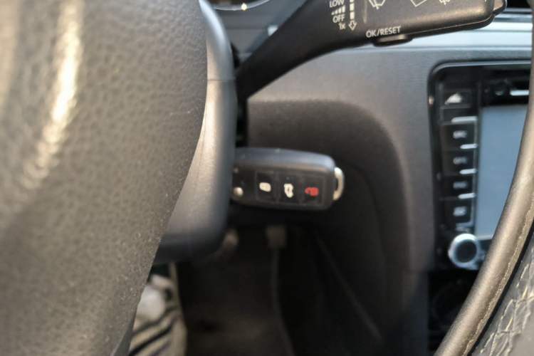 Used Volkswagen Bora 2014 1.6L Automatic Fashion Model Vehicle Key