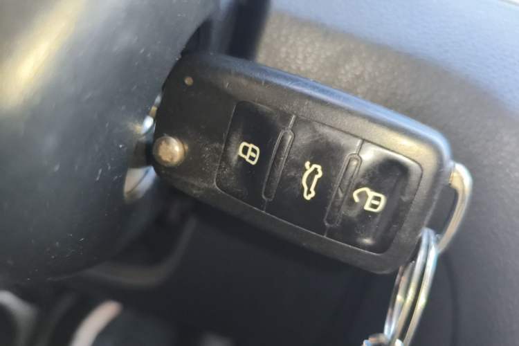 Used Volkswagen Bora 2014 1.6L Manual Comfort Model Vehicle Key