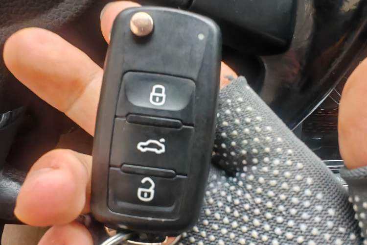Used Volkswagen Bora 2014 1.6L Manual Comfort Model Vehicle Key