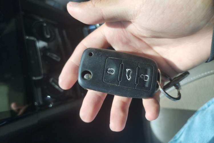 Used Volkswagen Bora 2014 1.6L Manual Comfort Model Vehicle Key