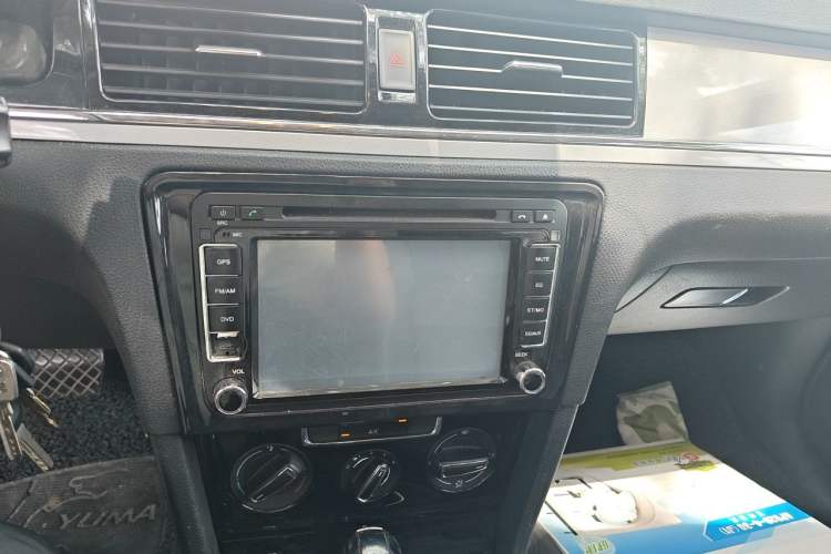 Used Volkswagen Bora 2014 1.6L Automatic Comfort Model Audio And AC Panel