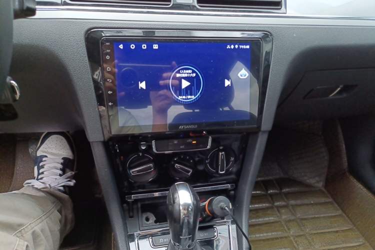 Used Volkswagen Bora 2014 1.6L Automatic Comfort Model Audio And AC Panel