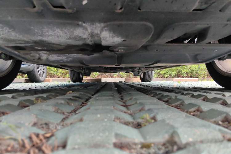 Used Volkswagen Bora 2014 1.6L Manual Comfort Model Chassis Front
