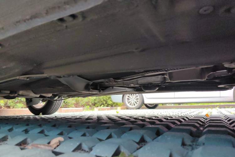 Used Volkswagen Bora 2014 1.6L Manual Comfort Model Chassis Front Right