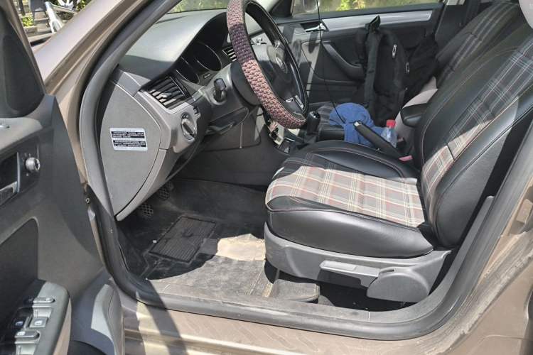 Used Volkswagen Bora 2014 1.6L Manual Fashion Edition Driver Seat