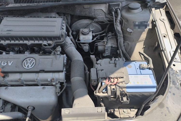 Used Volkswagen Bora 2014 1.6L Manual Fashion Edition Engine Bay Left