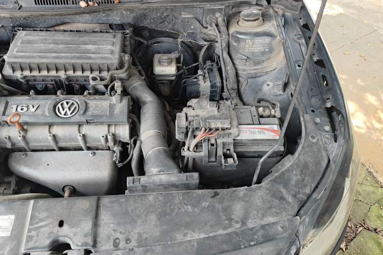 Used Volkswagen Bora 2014 1.6L Automatic Comfort Model Engine Bay Left