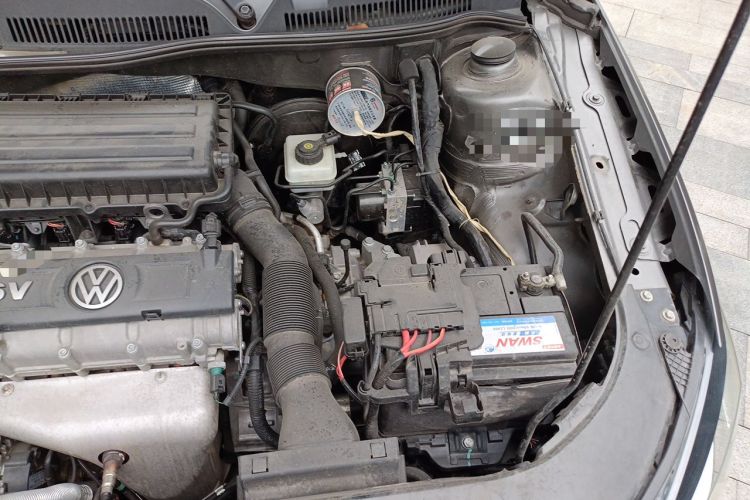 Used Volkswagen Bora 2014 1.6L Automatic Comfort Model Engine Bay Left