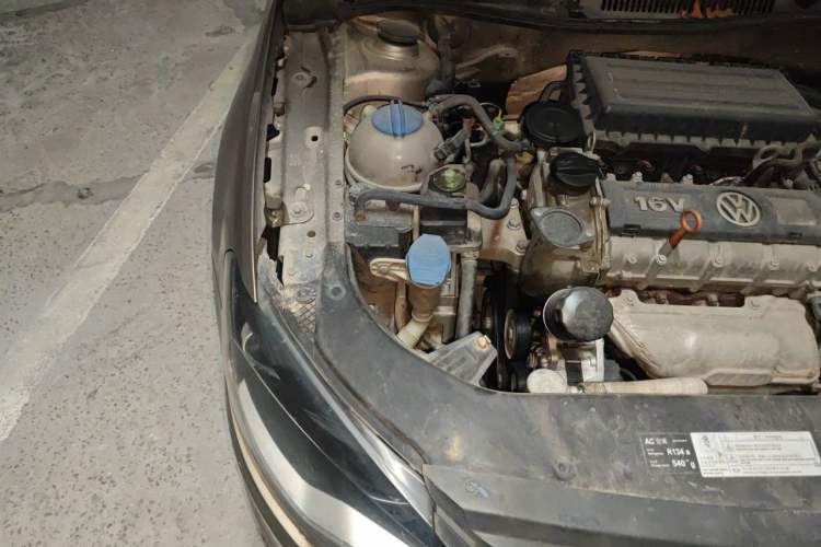 Used Volkswagen Bora 2014 1.6L Automatic Comfort Model Engine Bay Right