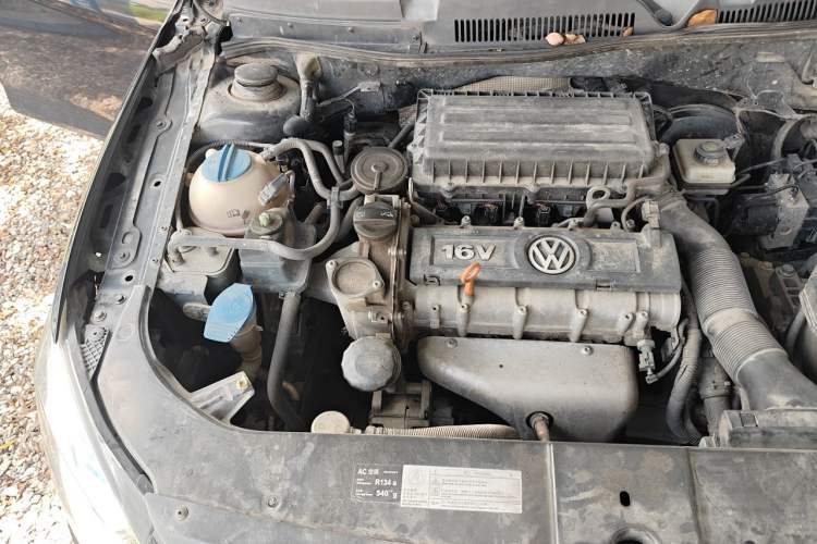 Used Volkswagen Bora 2014 1.6L Automatic Comfort Model Engine Bay Right