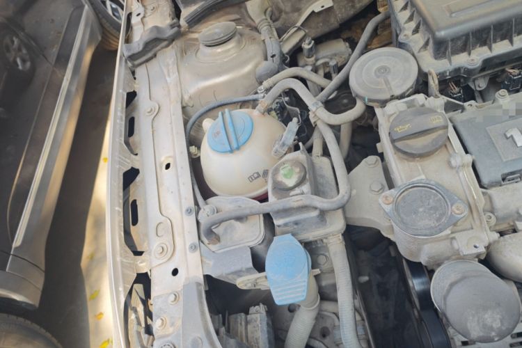 Used Volkswagen Bora 2014 1.6L Automatic Comfort Model Engine Bay Right
