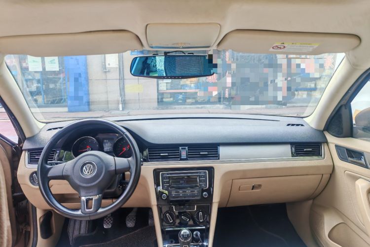 Used Volkswagen Bora 2014 1.6L Manual Comfort Model Headliner