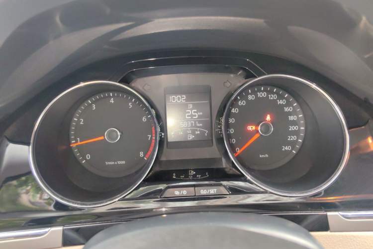 Used Volkswagen Bora 2014 1.6L Manual Comfort Model Instrument Cluster